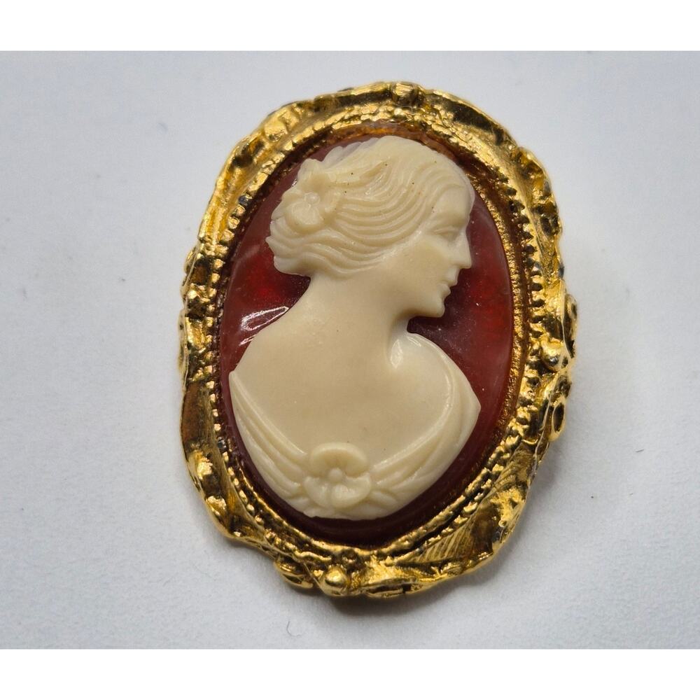 Vintage Cameo Brooch Red Oval Gold Tone Ornate Frame Pin